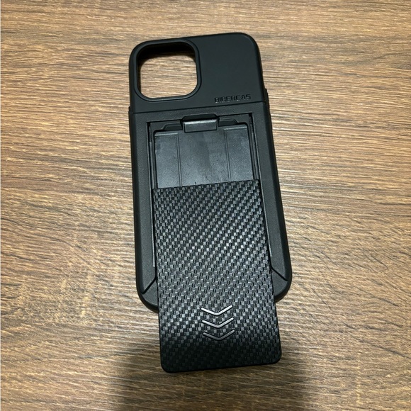 iPhone 13 Pro Max accessories! Screen and camera protector, multiple cases - Picture 5 of 10